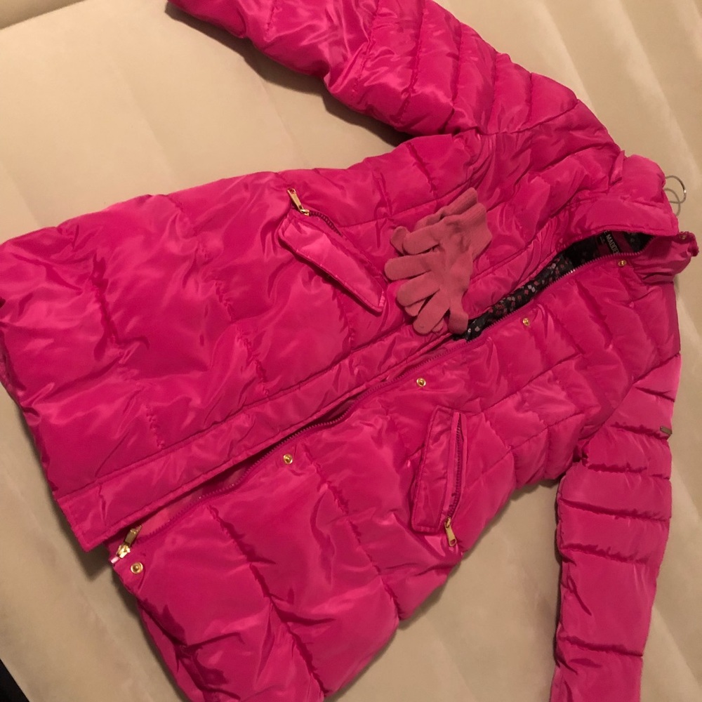 Coat with mittens included